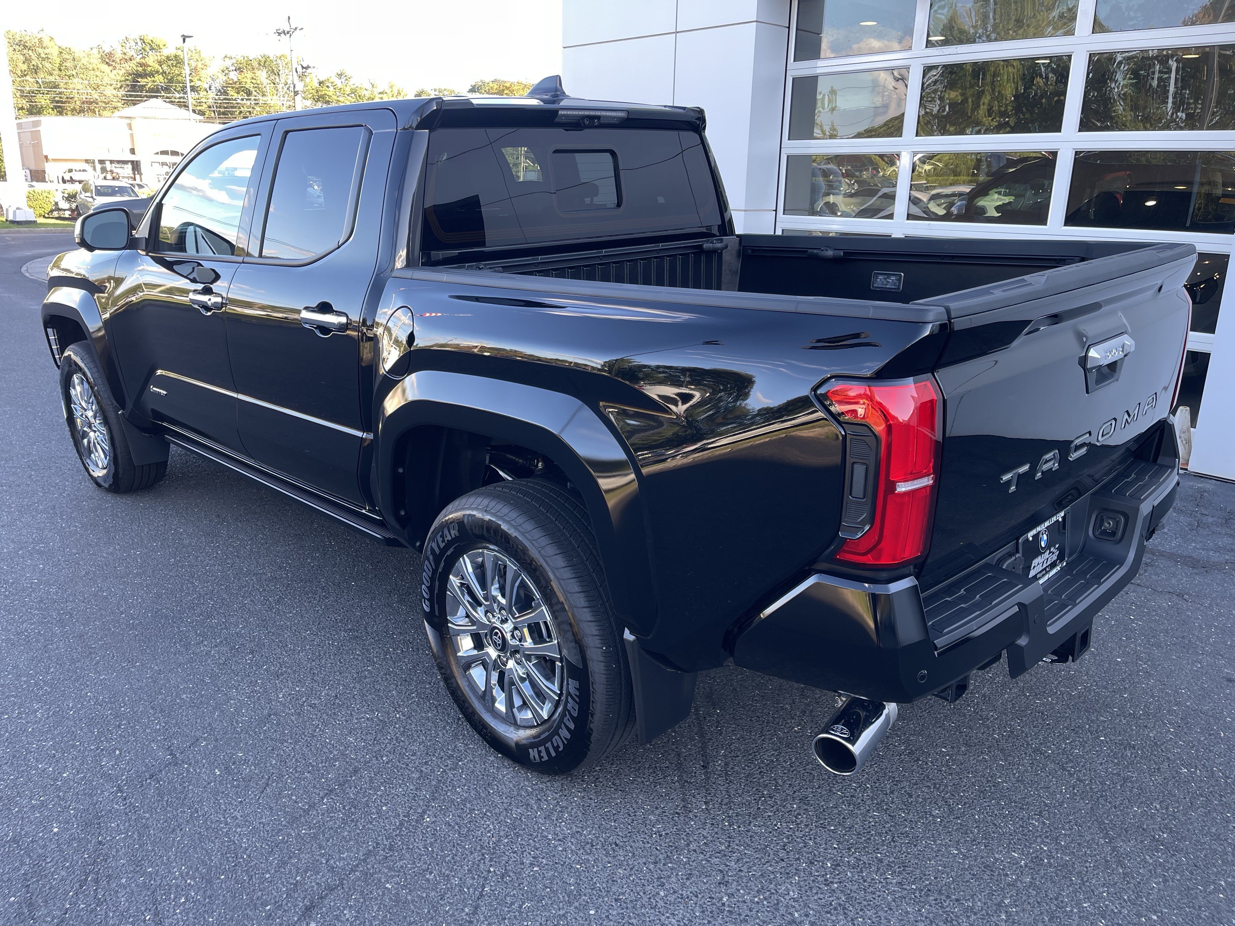 Used 2026 Toyota Tacoma Limited AWD/4WD image 4