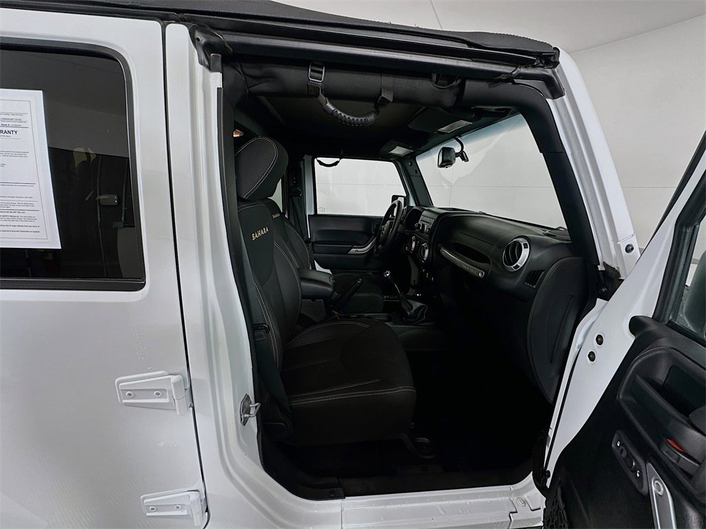 Used 2015 Jeep Wrangler Unlimited Sahara image 23