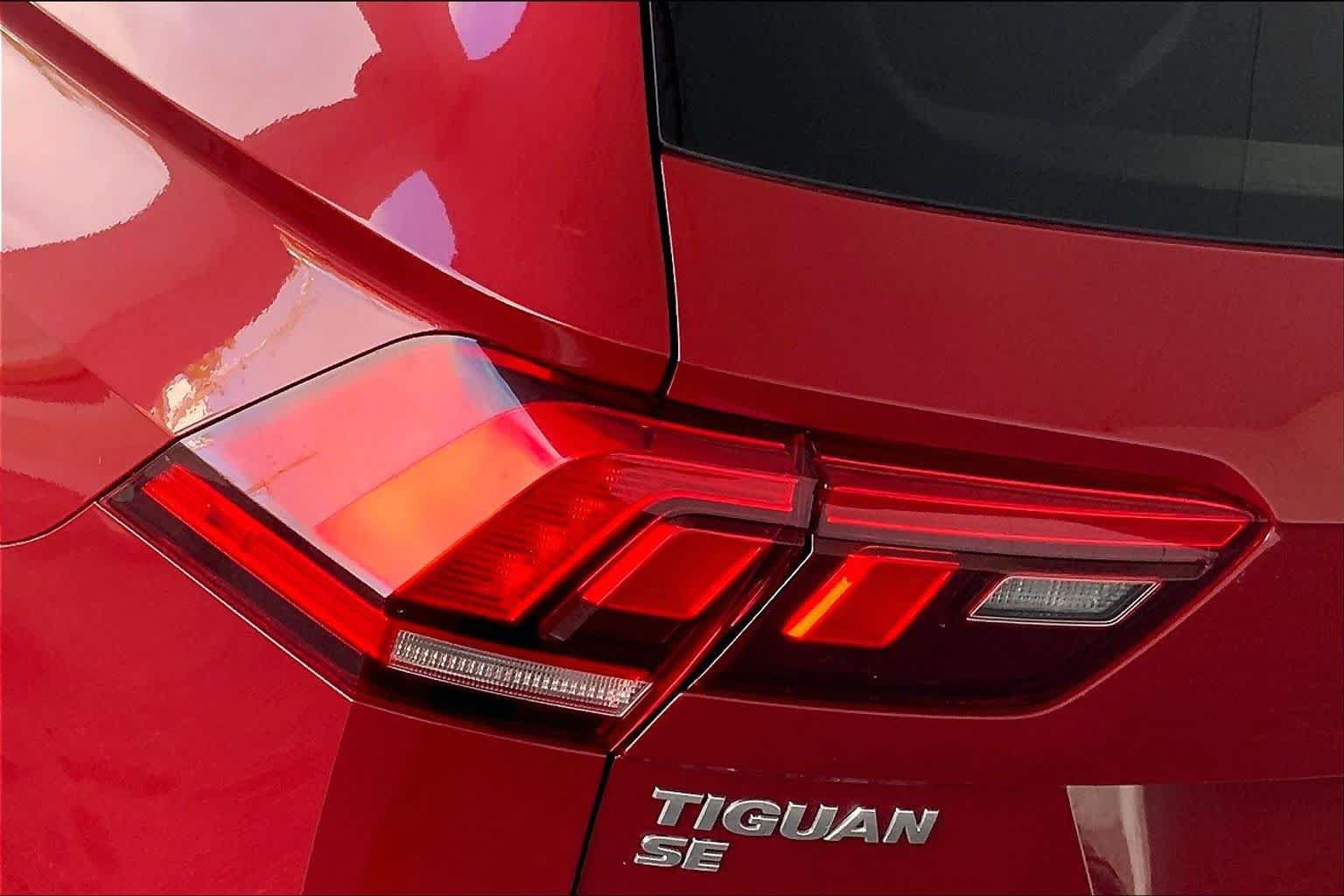Used 2019 Volkswagen Tiguan SE w/ Panoramic Sunroof Package AWD/4WD image 29