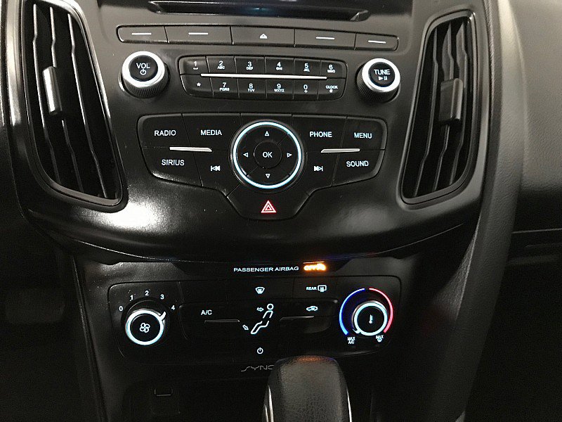 Used 2017 Ford Focus SE image 28