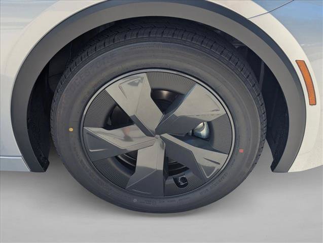 New 2026 Toyota Prius Plug-In Hybrid FWD image 9