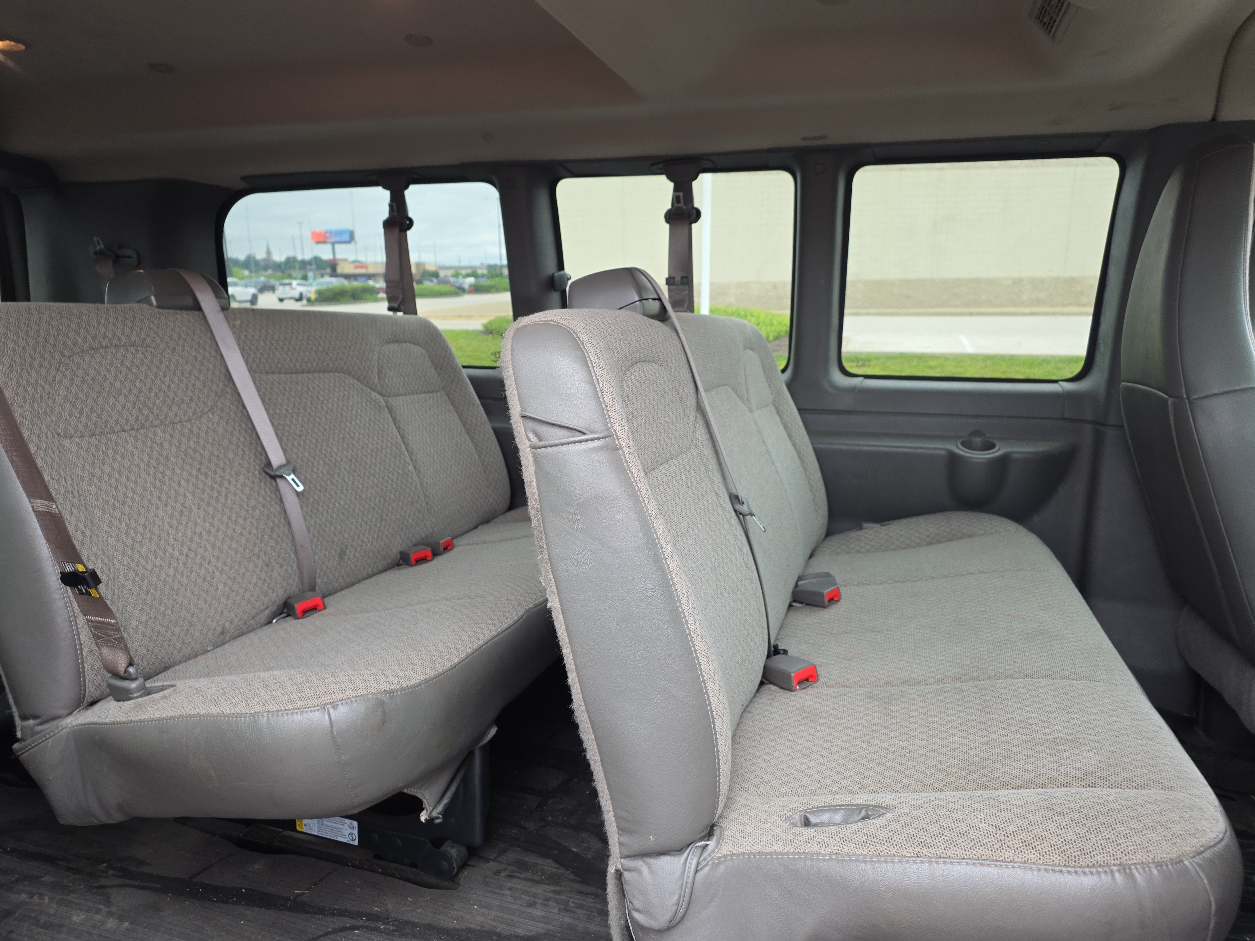 Used 2021 GMC Savana 3500 LS w/ Chrome Appearance Package RWD image 11
