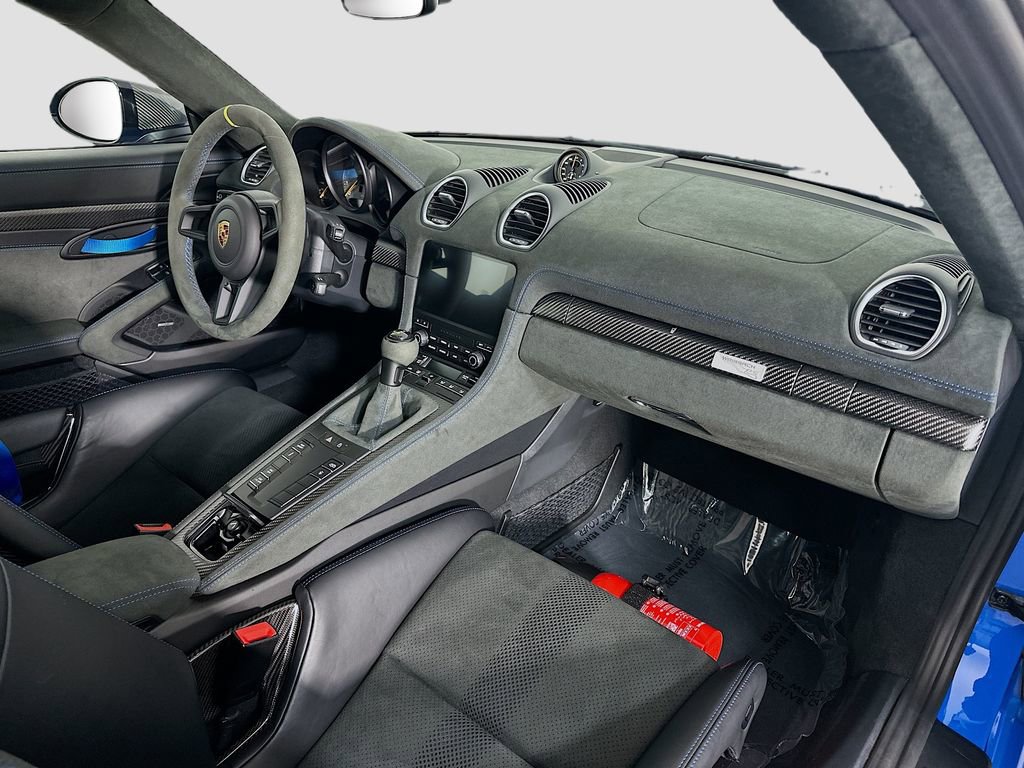 Certified 2025 Porsche 718 Cayman GT4 RS RWD image 26