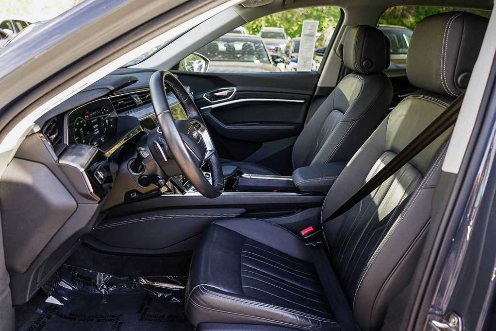 Used 2024 Audi Q8 e-tron Premium AWD/4WD image 18