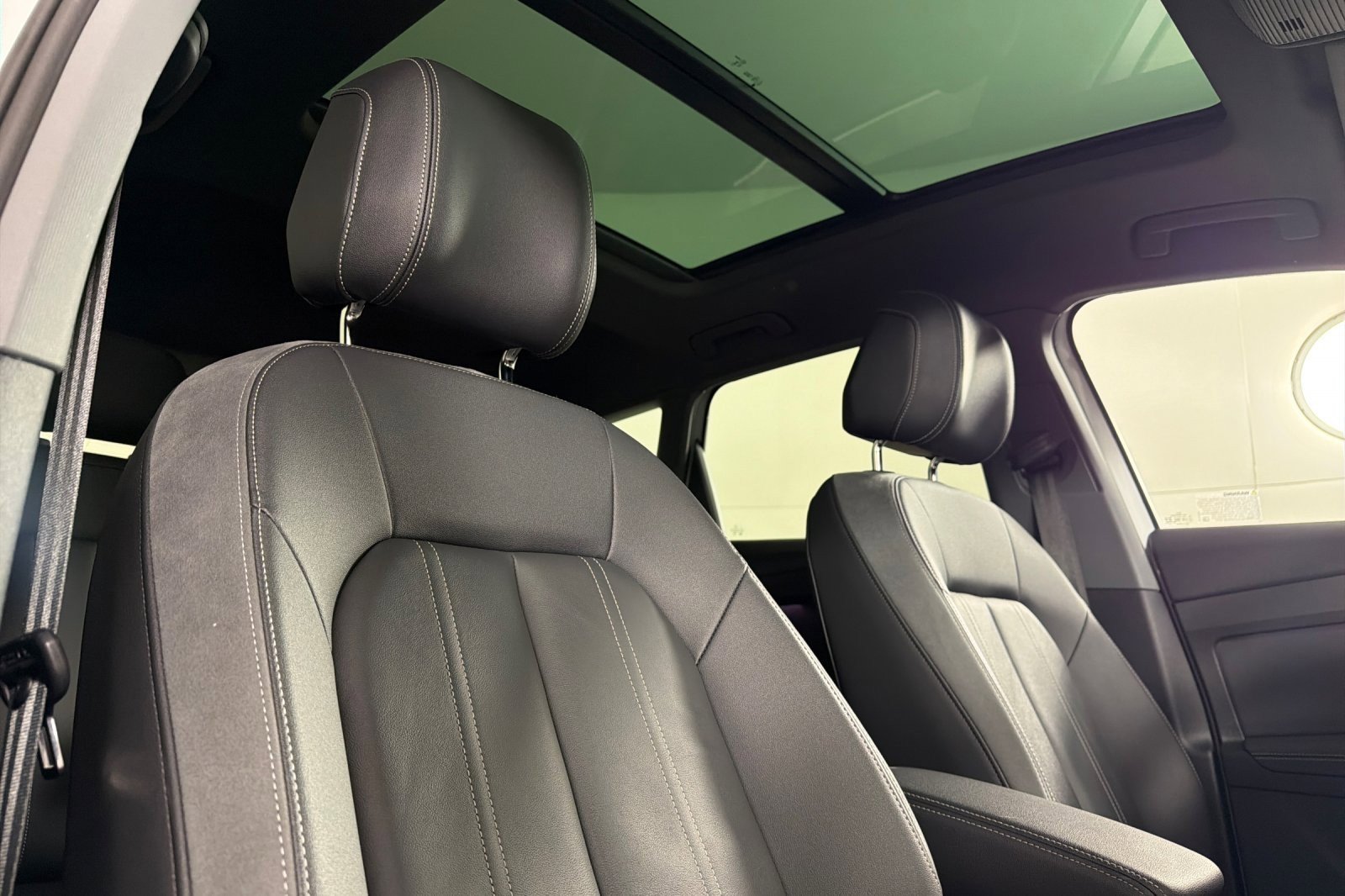 Used 2023 Audi Q4 e-tron Premium Plus w/ Premium Plus image 16