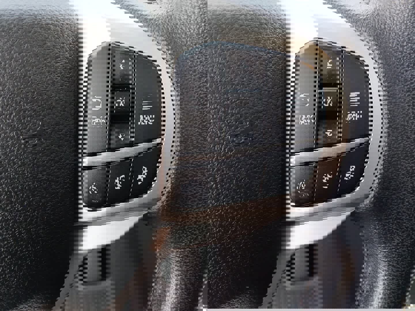 Used 2020 Ford Explorer XLT w/ Equipment Group 202A image 32