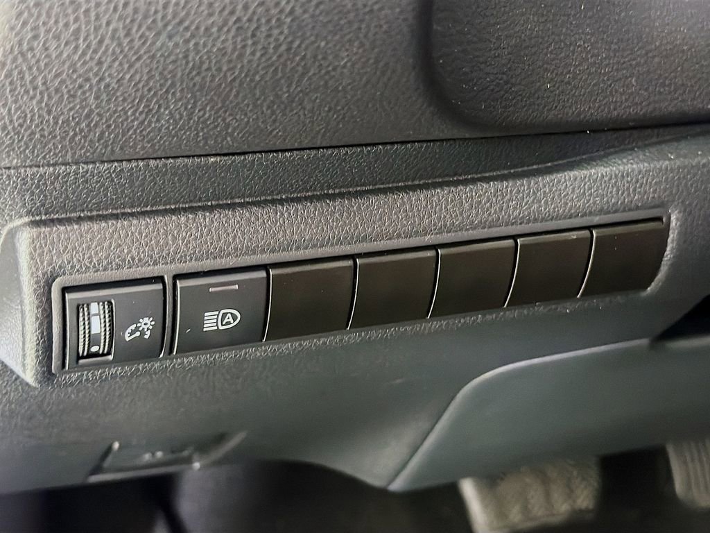 Used 2024 Toyota Corolla SE image 12