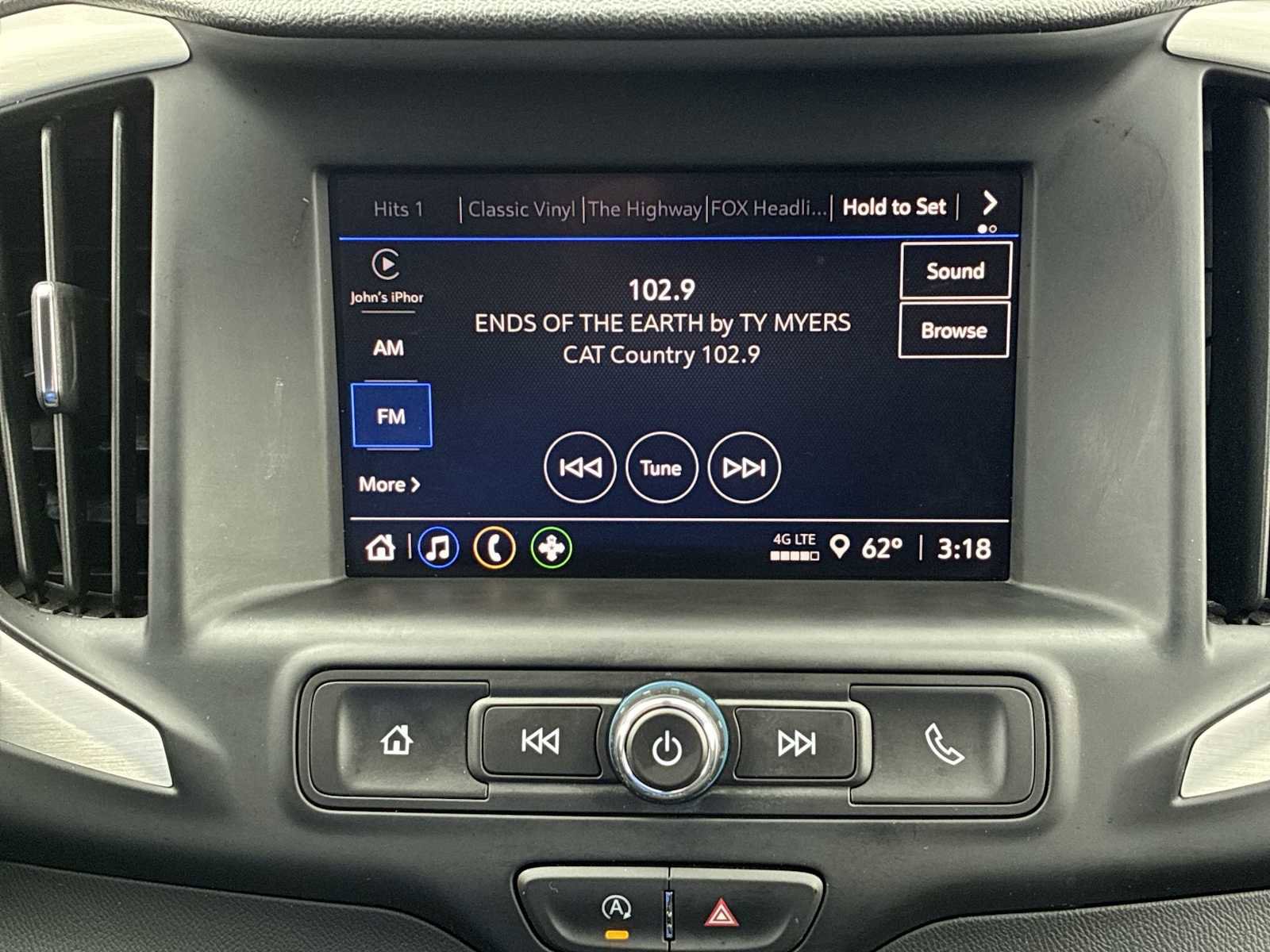 Used 2024 GMC Terrain SLE image 12