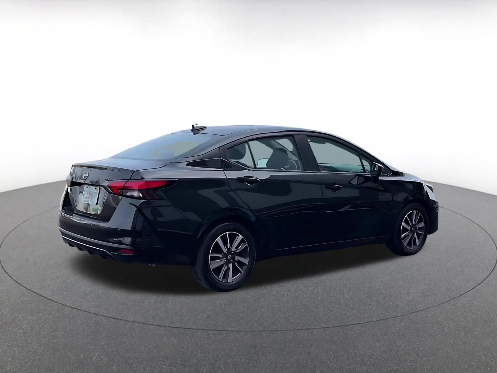 Used 2025 Nissan Versa SV image 14