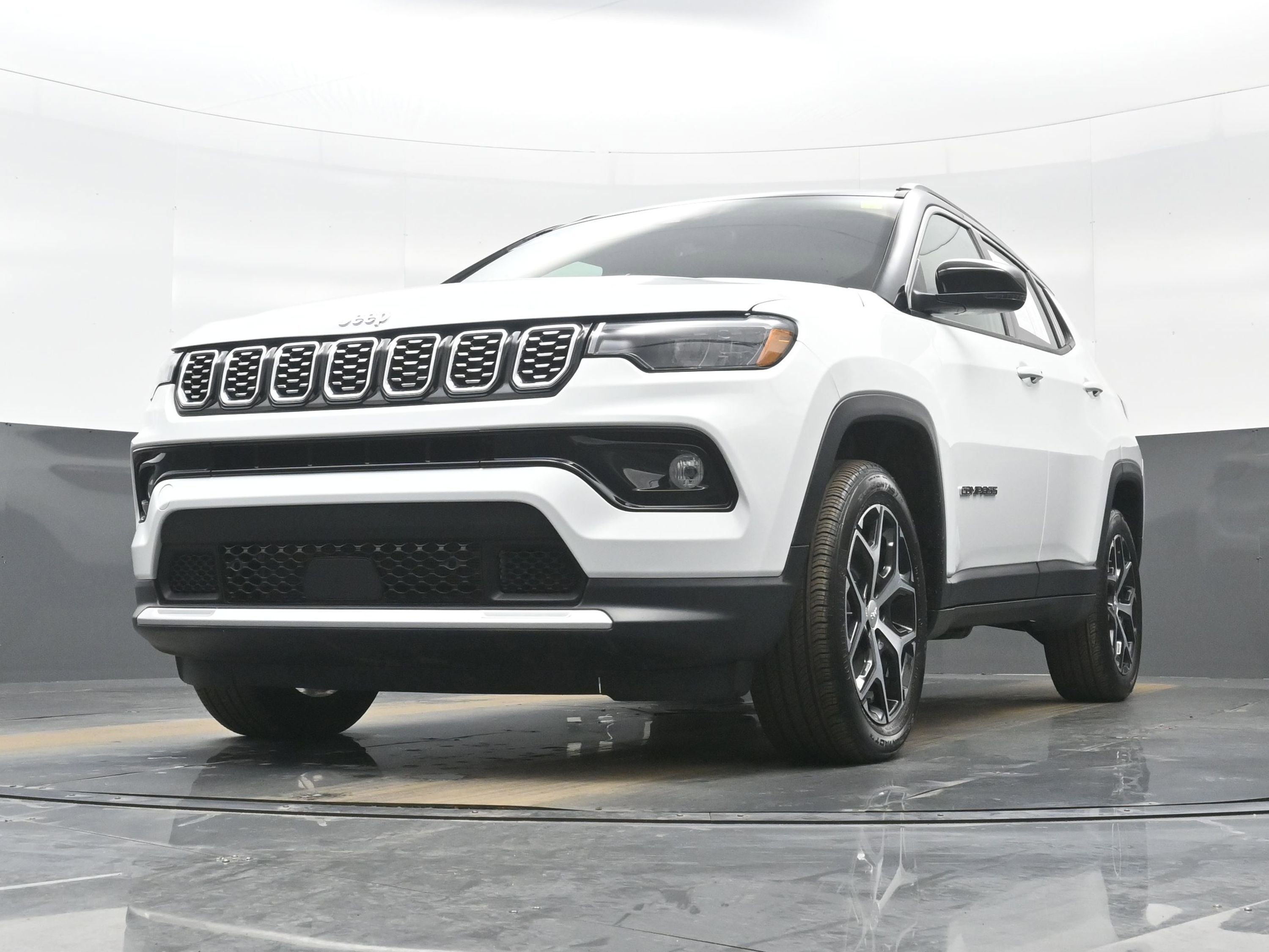 Used 2024 Jeep Compass Limited image 27