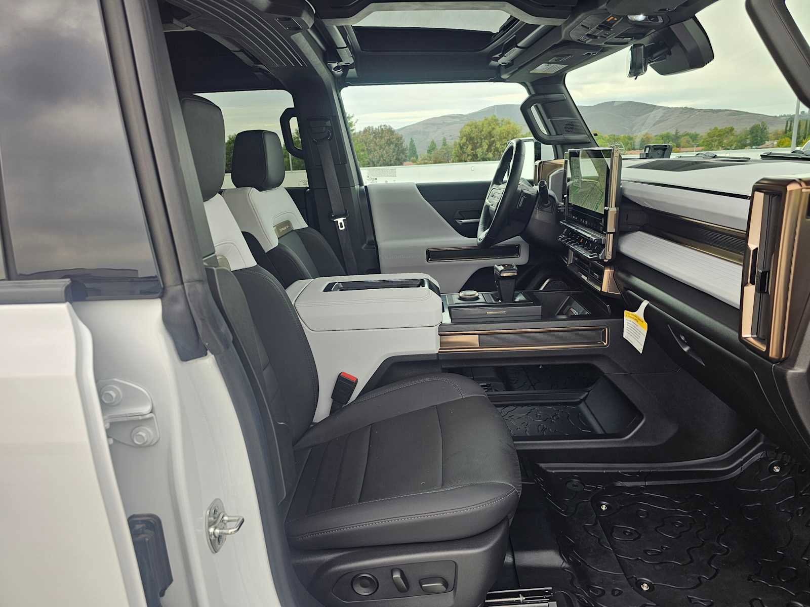 Used 2024 GMC Hummer EV 2X w/ Extreme Off-Road Package image 10