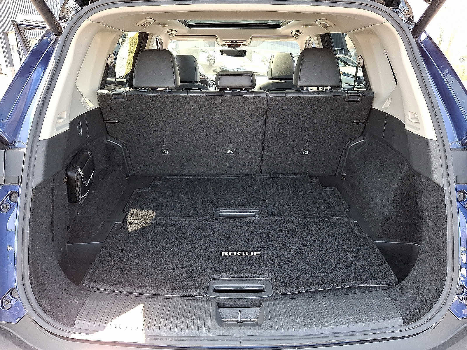 Used 2022 Nissan Rogue SL w/ SL Premium Package image 27