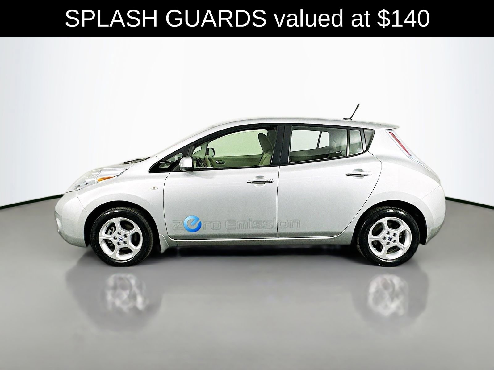 Used 2011 Nissan Leaf SL w/ Eco Design Pkg image 5
