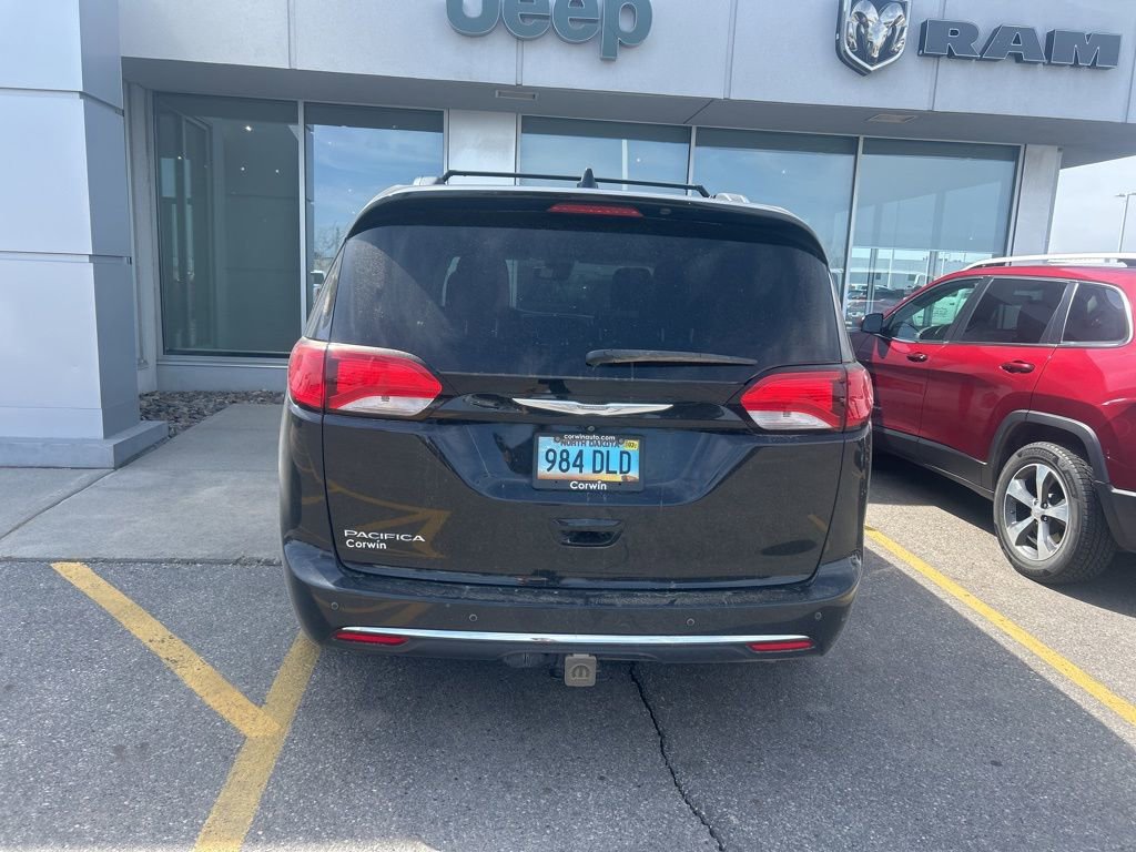 Used 2017 Chrysler Pacifica Touring-L Plus w/ Advanced Safetytec Group FWD image 6