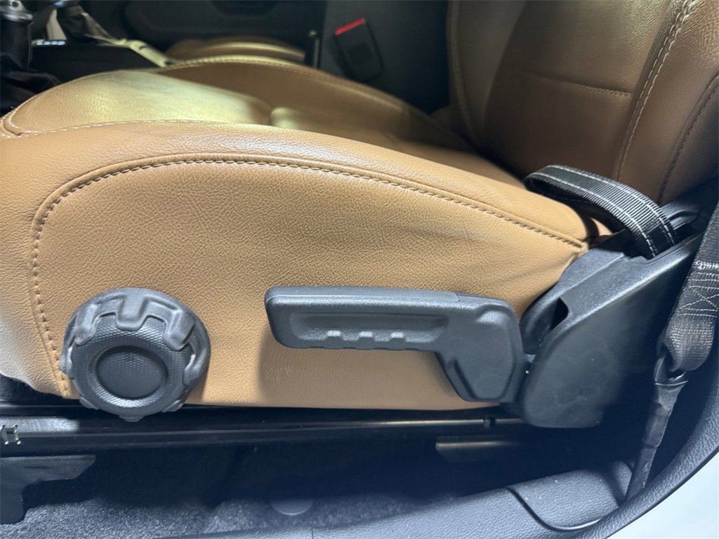Used 2020 Jeep Wrangler Unlimited Sahara image 13