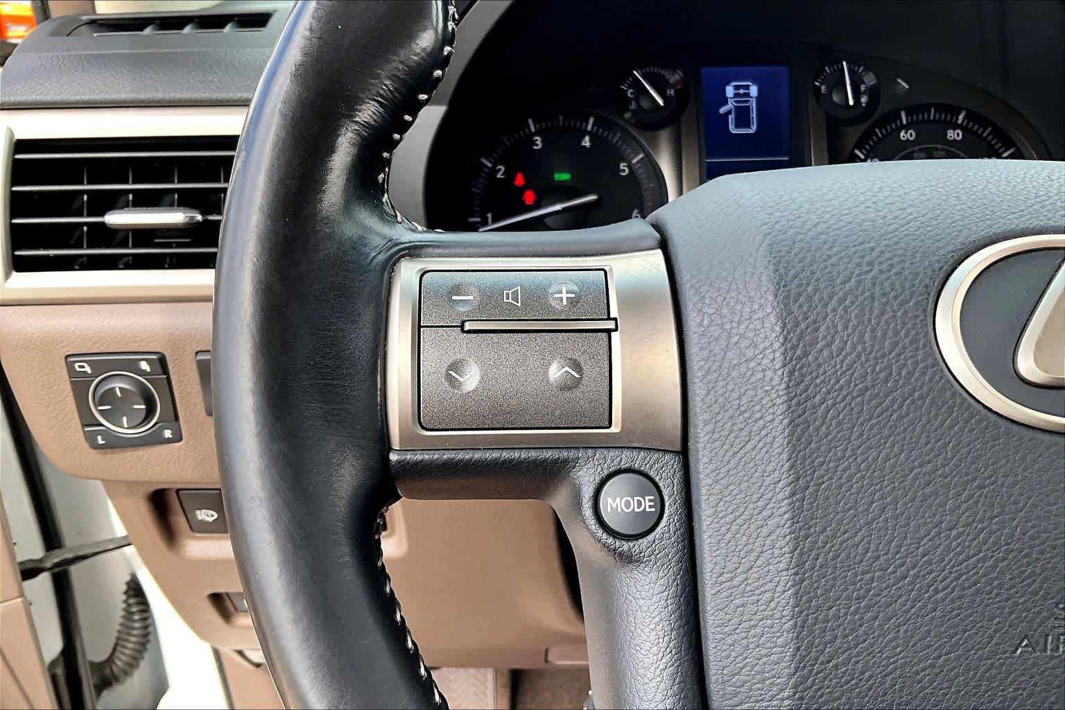 Used 2016 Lexus GX 460 w/ Premium Package AWD/4WD image 21