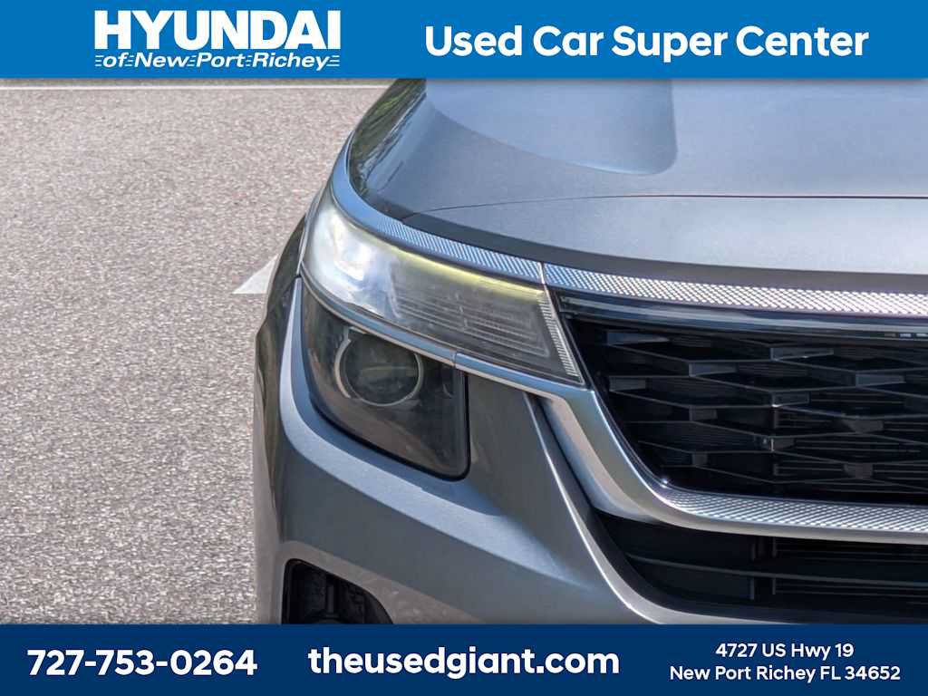 Used 2023 Kia Seltos EX AWD/4WD image 9