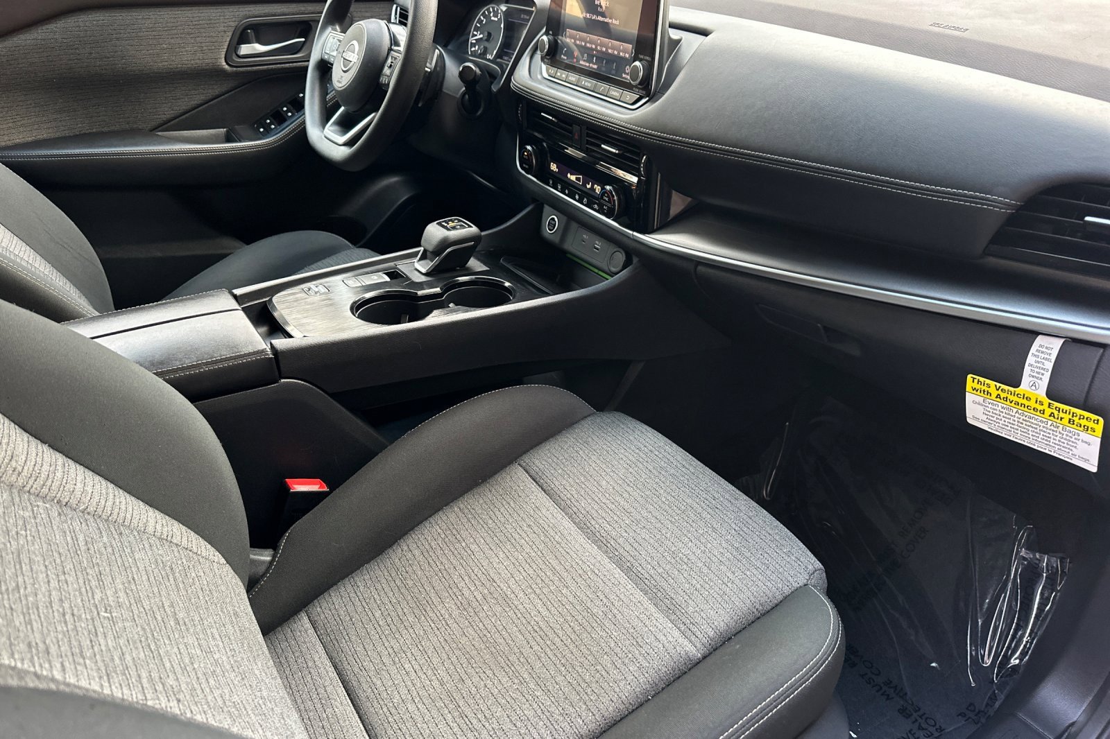 Used 2022 Nissan Rogue SV image 20