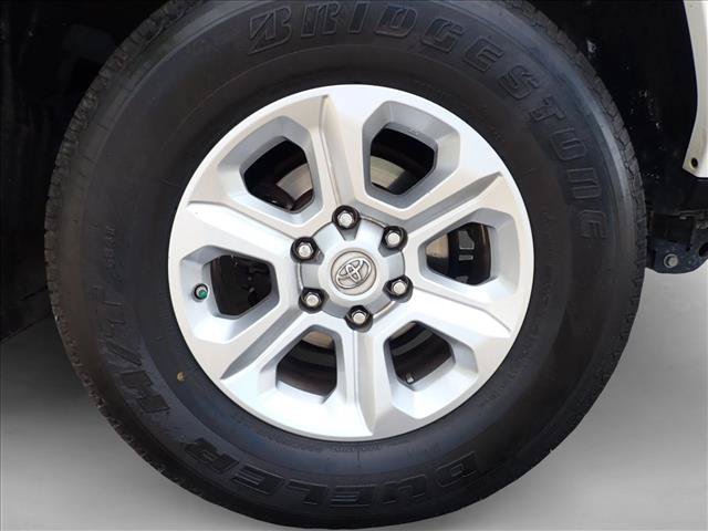 Certified 2019 Toyota 4Runner SR5 AWD/4WD image 6