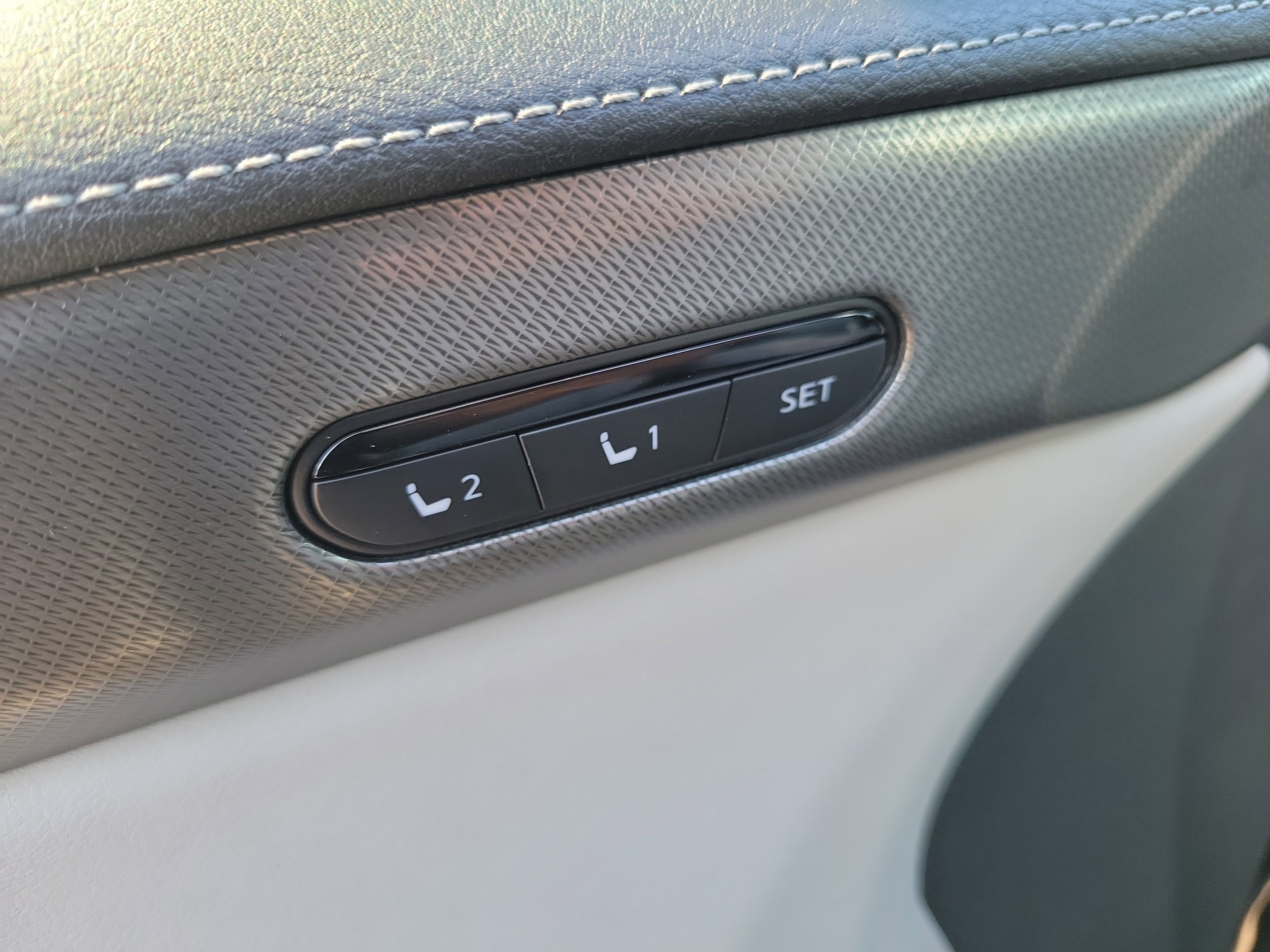 New 2026 INFINITI QX60 Luxe w/ Family Package image 17