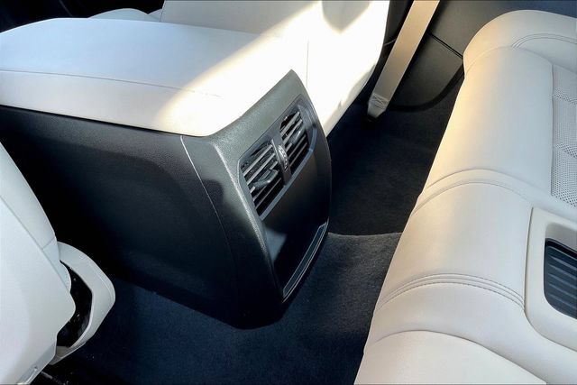Used 2025 BMW 230i Coupe w/ M Sport Package RWD image 12