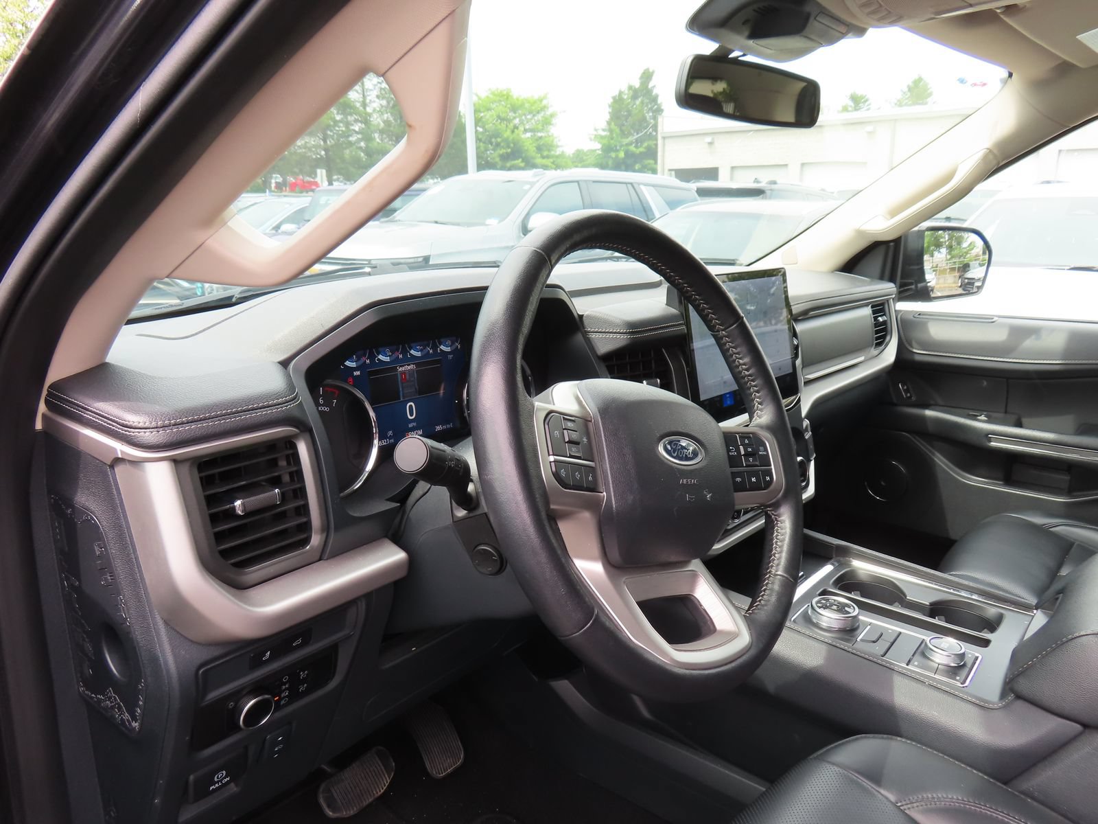 Used 2024 Ford Expedition Max XLT AWD/4WD image 13