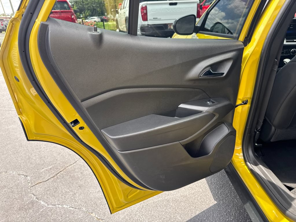 Used 2025 Chevrolet Trax ACTIV w/ Sunroof Package FWD image 22