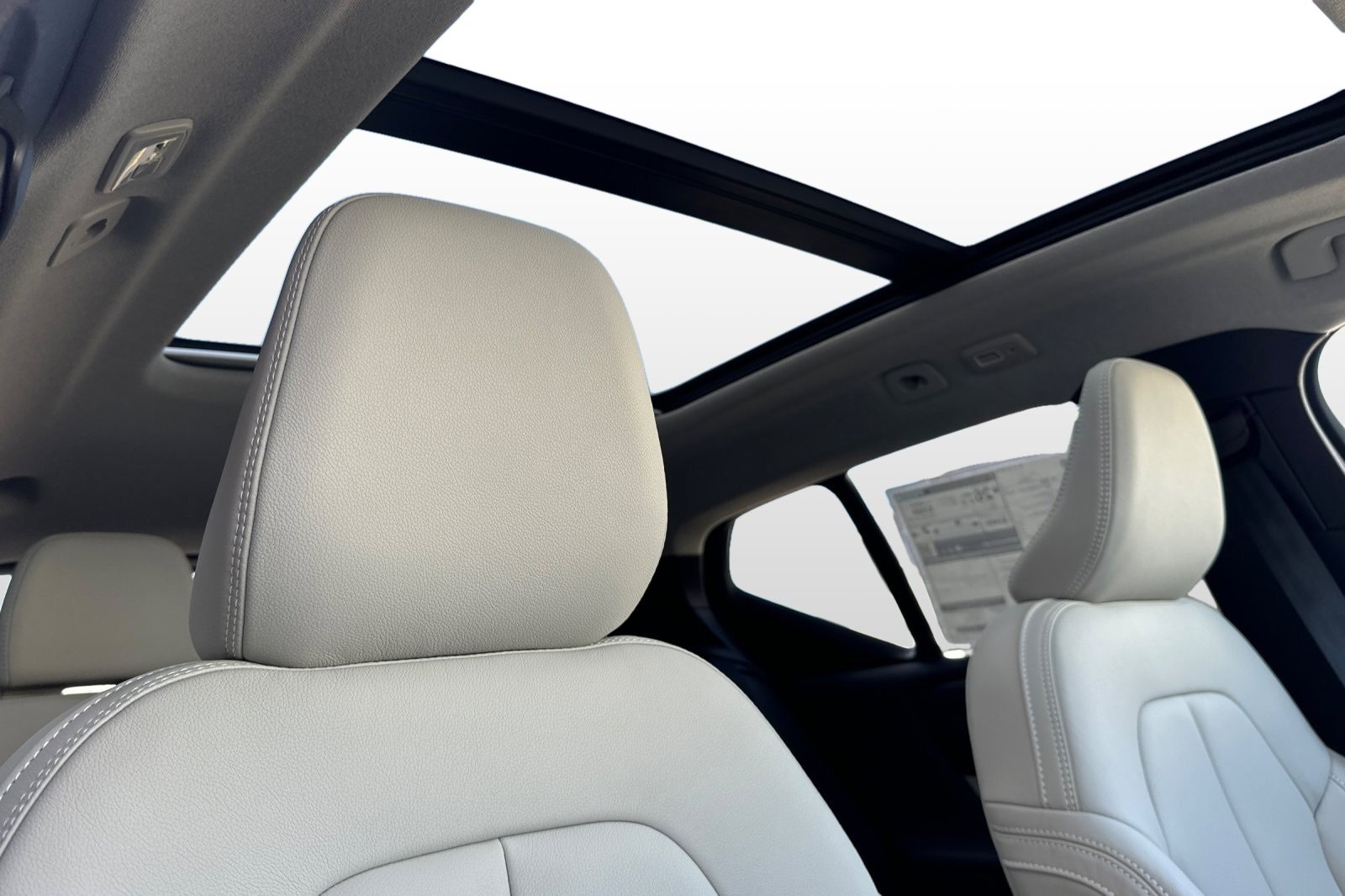 New 2026 Volvo XC40 B5 Plus w/ Protection Package Premier image 19