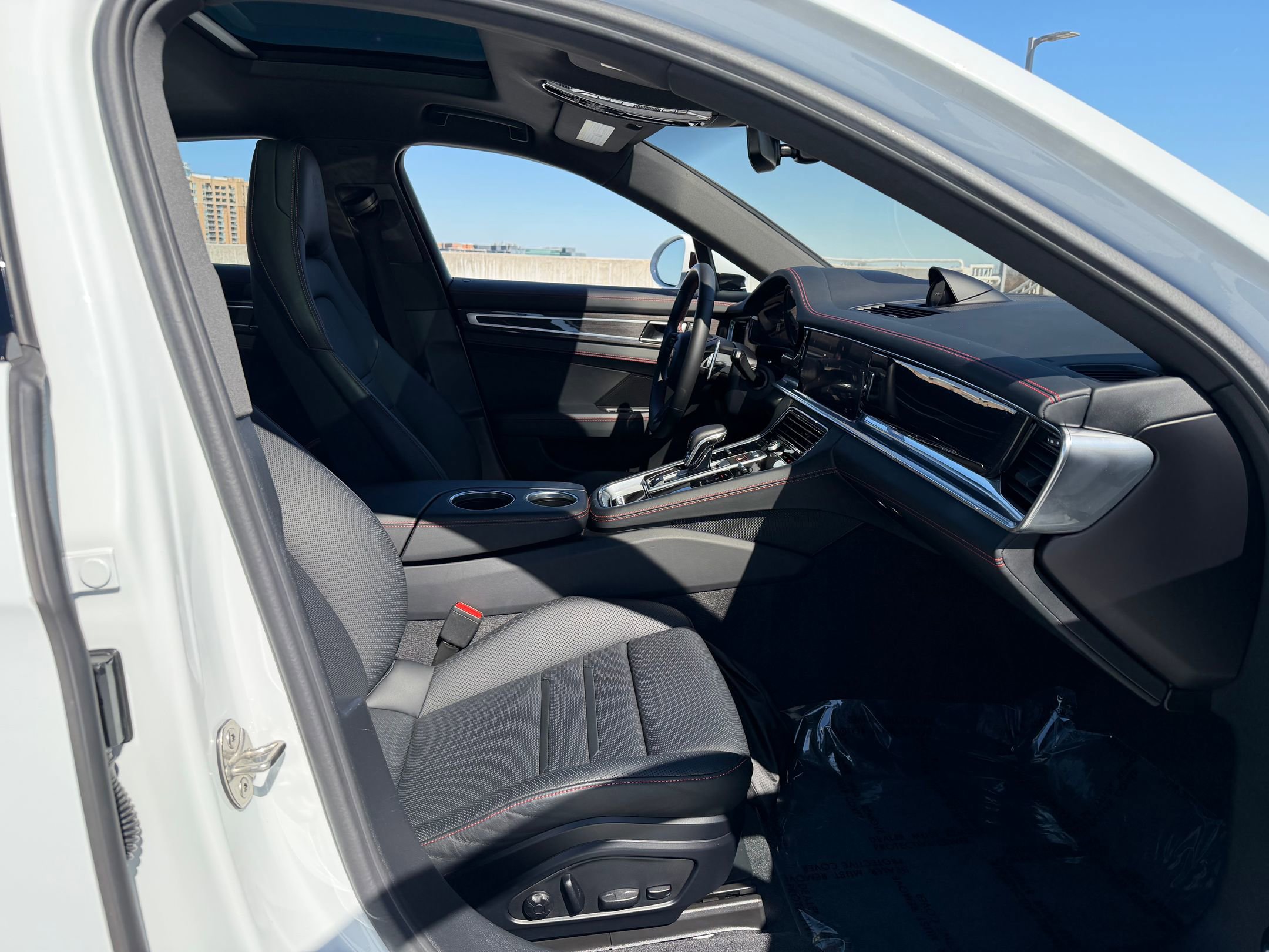 Certified 2023 Porsche Panamera 4 Platinum Edition image 15