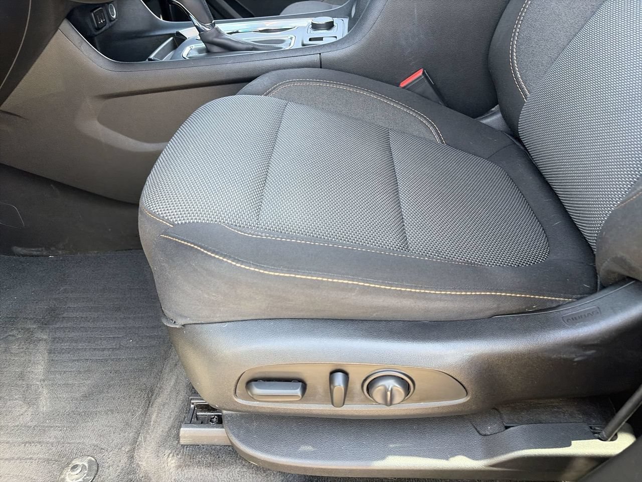 Used 2019 Chevrolet Traverse LT FWD image 19