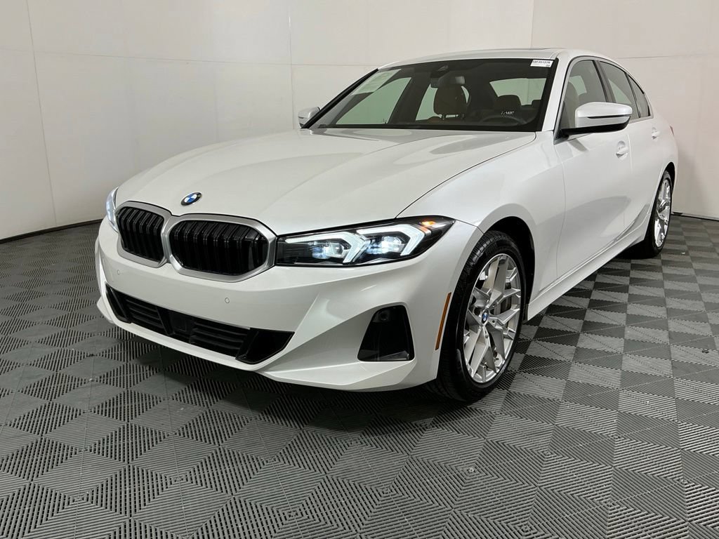 Used 2025 BMW 330i Sedan w/ Premium Package RWD image 2