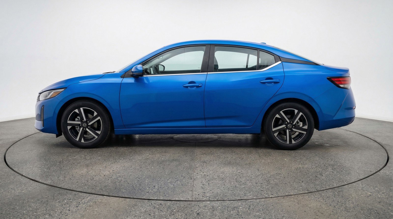 Used 2025 Nissan Sentra SV FWD image 5