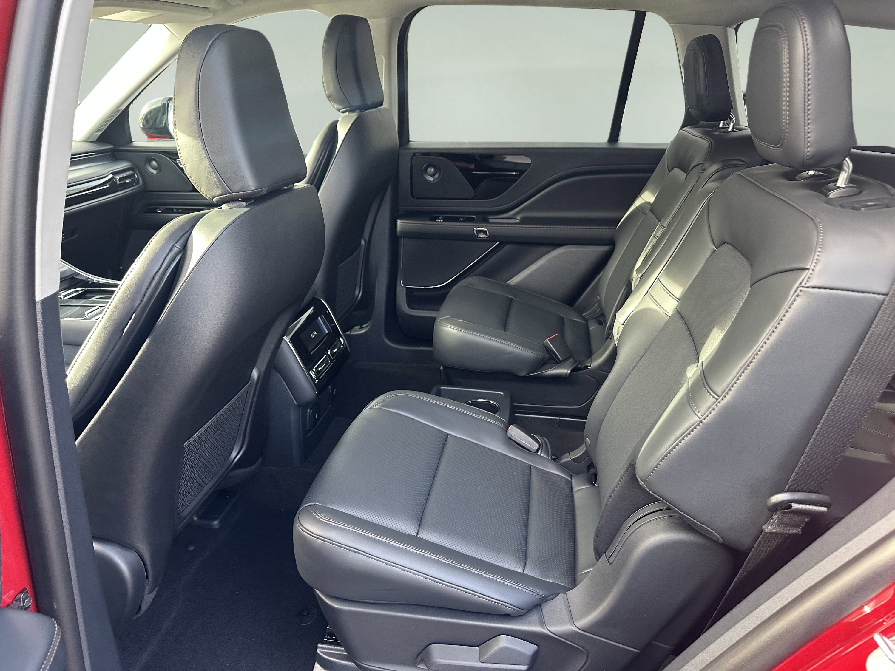 New 2026 Lincoln Aviator AWD image 10