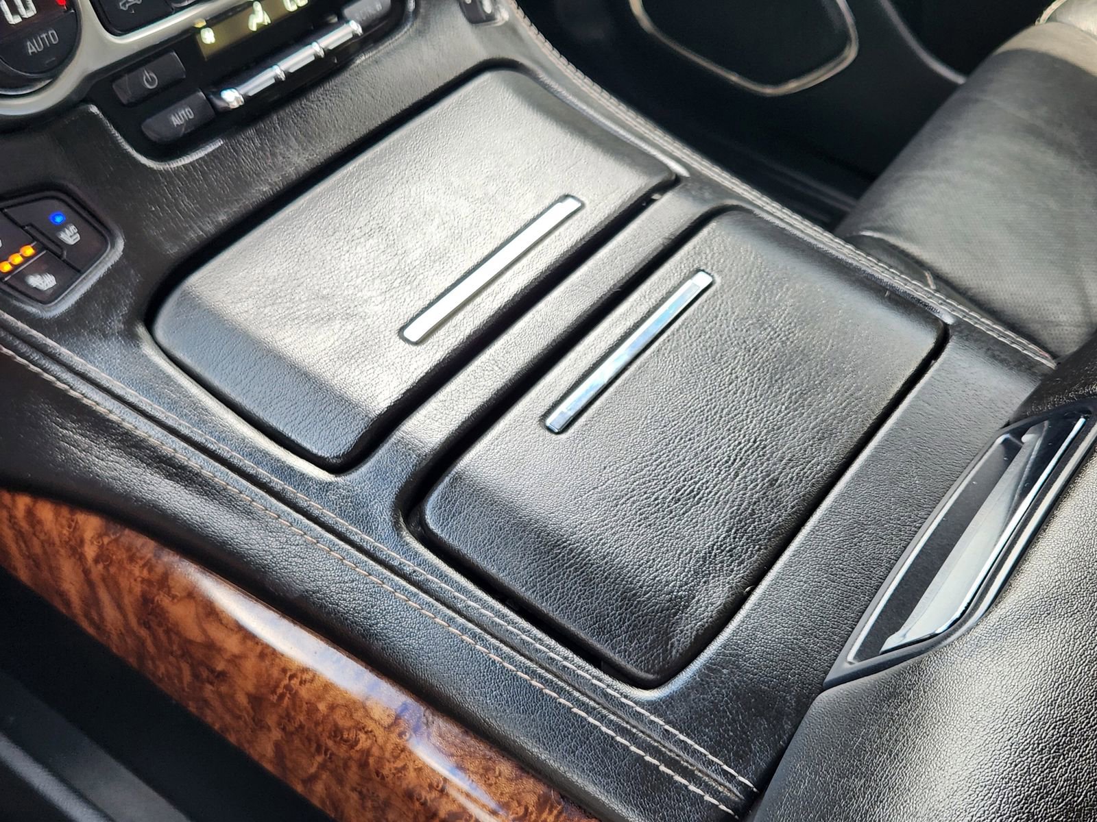 Used 2015 Chevrolet Suburban LTZ AWD/4WD image 21