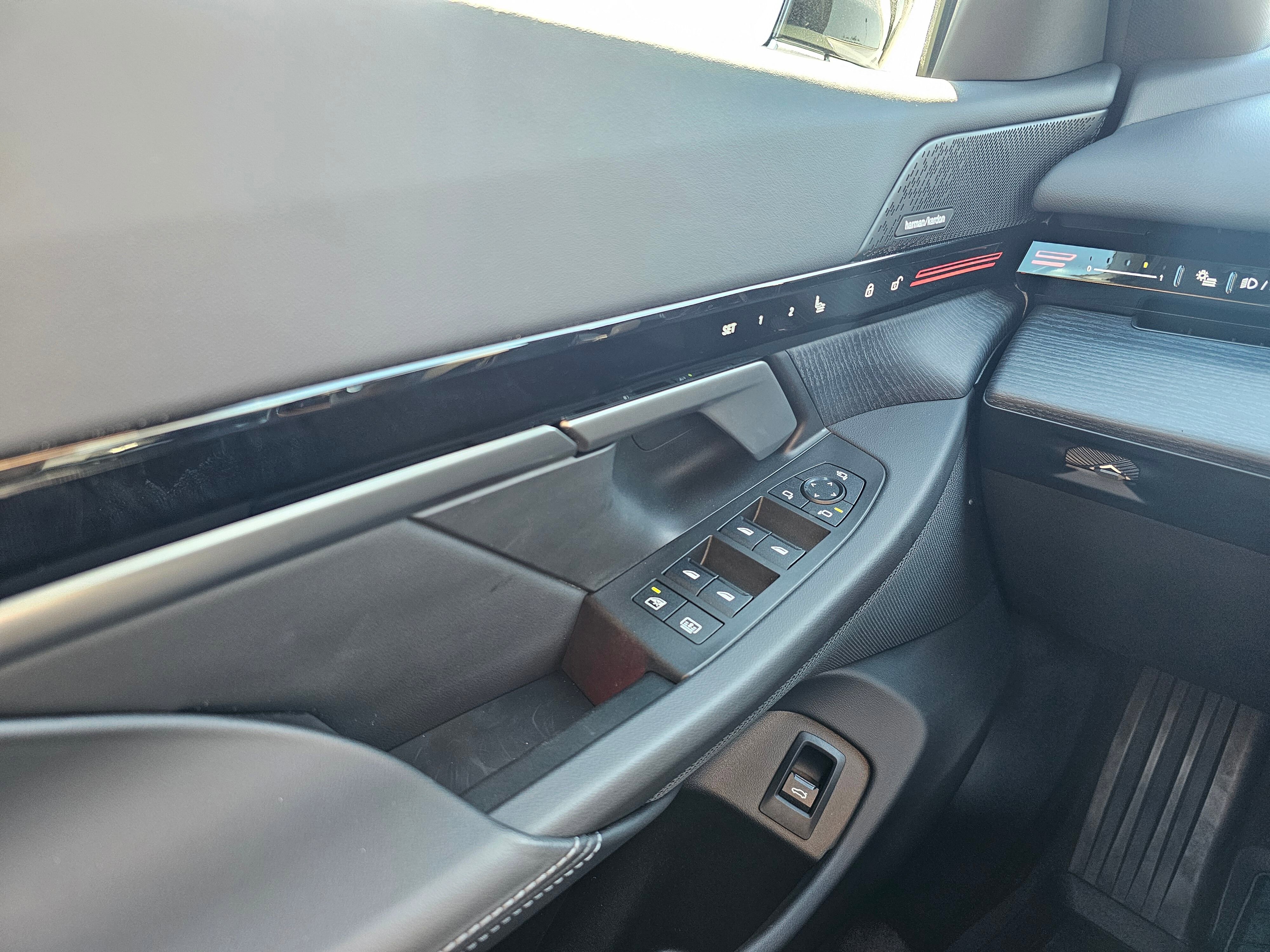 Certified 2025 BMW 530i xDrive w/ Premium Package image 29