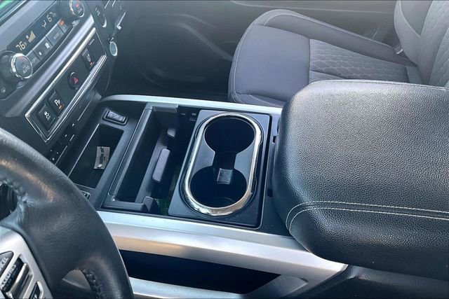 Used 2024 Nissan Titan SV w/ SV Convenience Package image 15