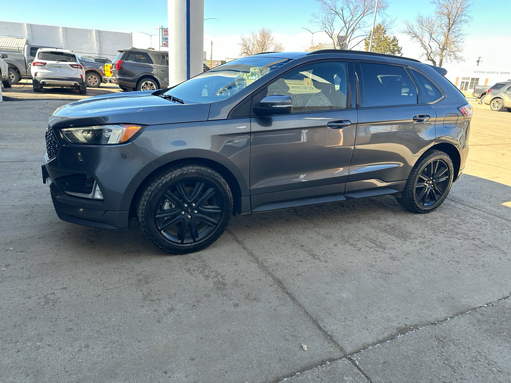 Used 2020 Ford Edge ST-Line w/ Cold Weather Package image 1