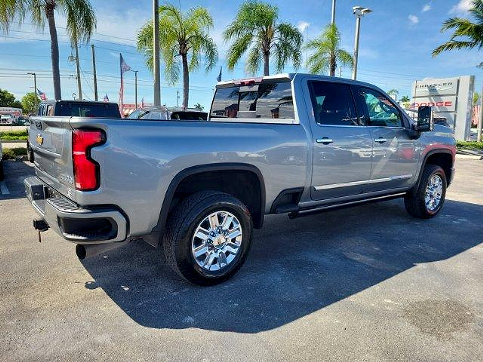 Used 2024 Chevrolet Silverado 2500 High Country w/ High Country Premium Package AWD/4WD image 7