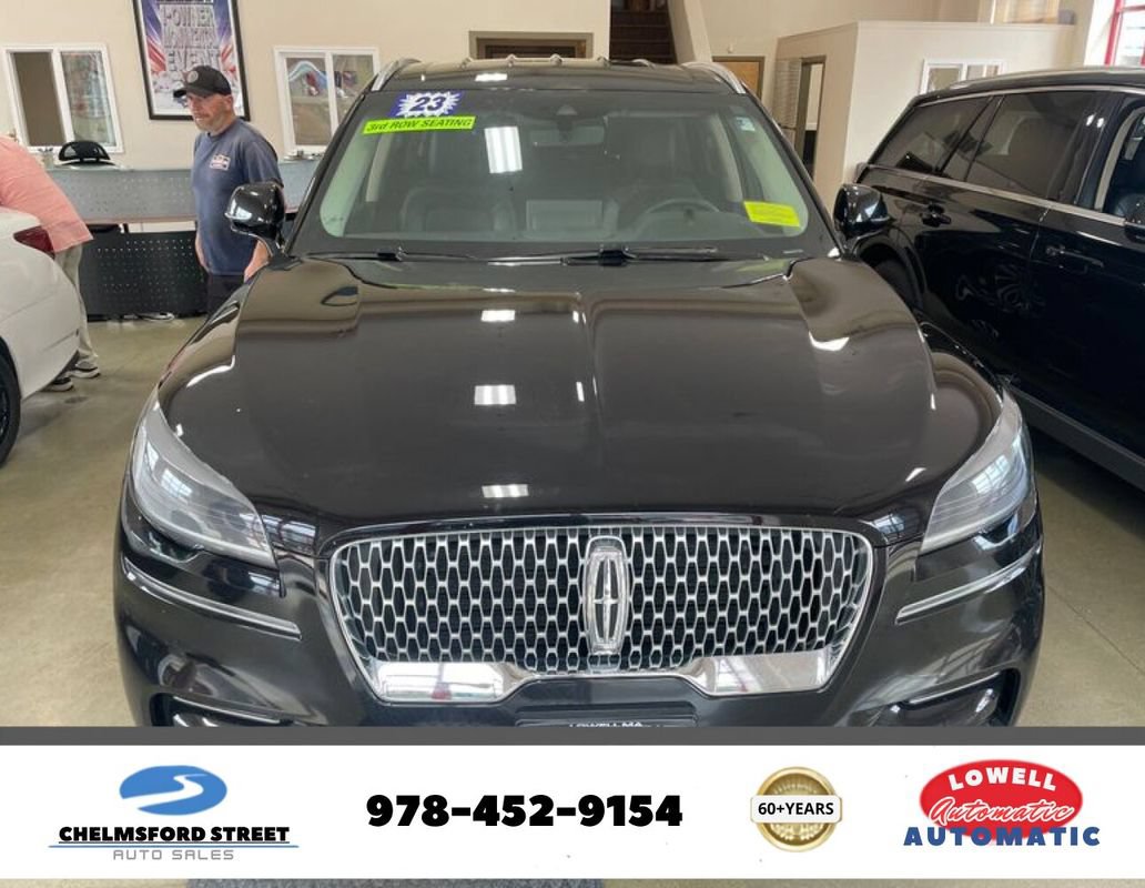 Used 2023 Lincoln Aviator AWD image 1