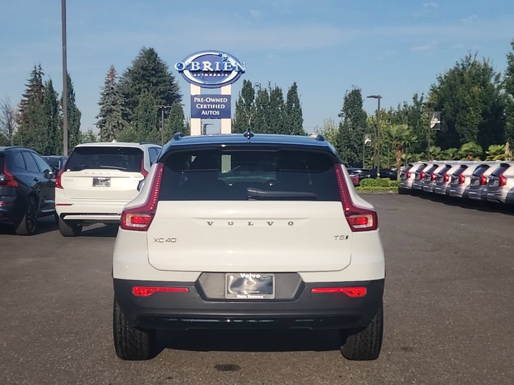 Used 2022 Volvo XC40 T5 R-Design w/ Advanced Package AWD/4WD image 4