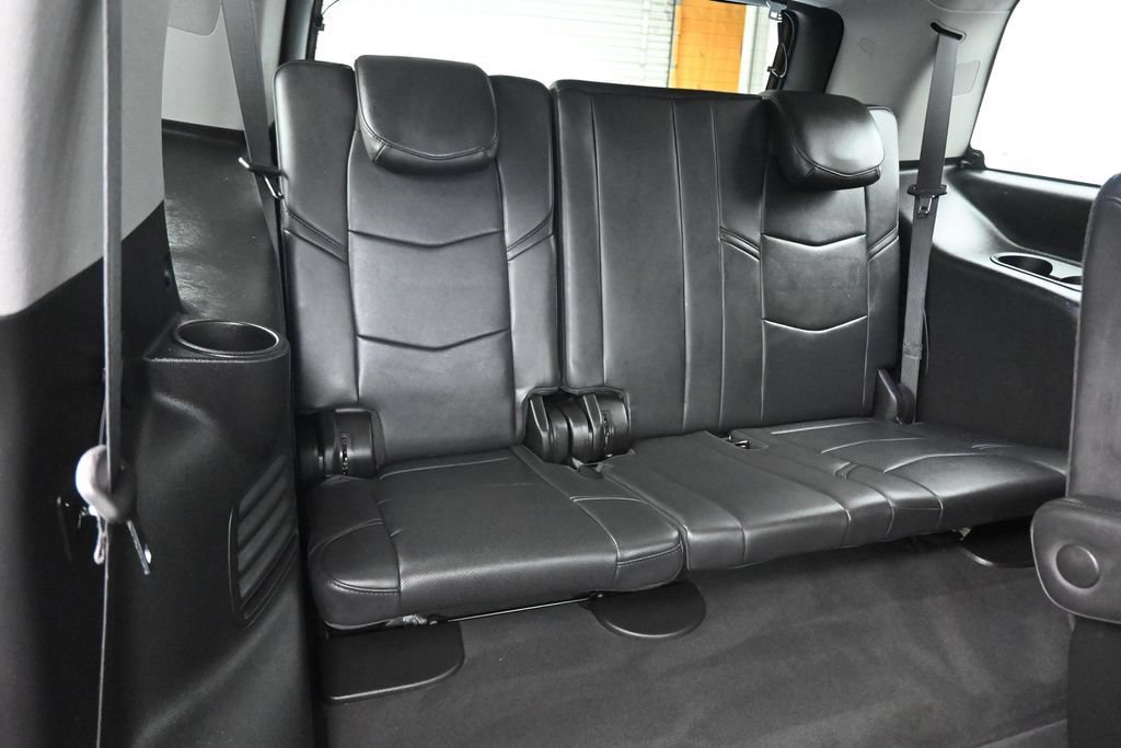 Used 2020 Cadillac Escalade Luxury w/ LPO, Radiant Package AWD/4WD image 49