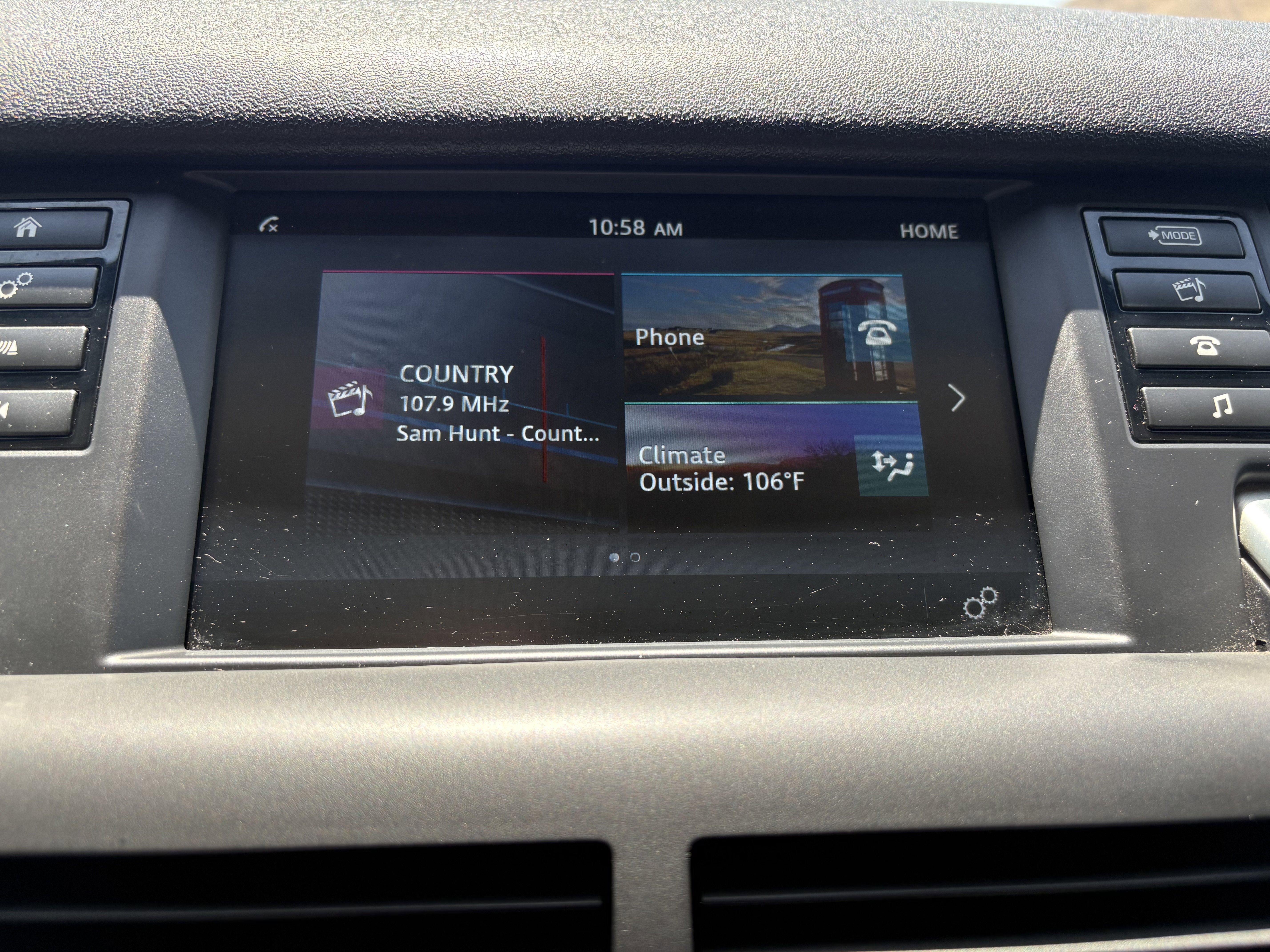 Used 2017 Land Rover Discovery Sport SE AWD/4WD image 19