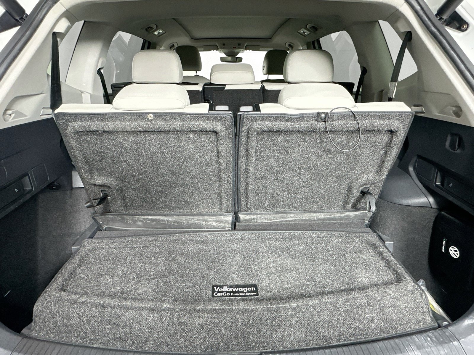 Used 2018 Volkswagen Tiguan SEL Premium FWD image 26