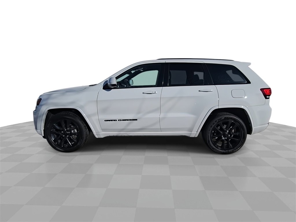 Used 2020 Jeep Grand Cherokee Altitude image 5