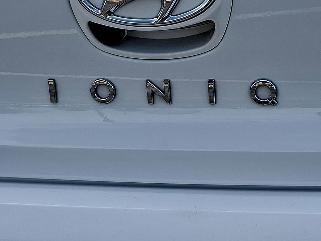Used 2021 Hyundai Ioniq Limited FWD image 30