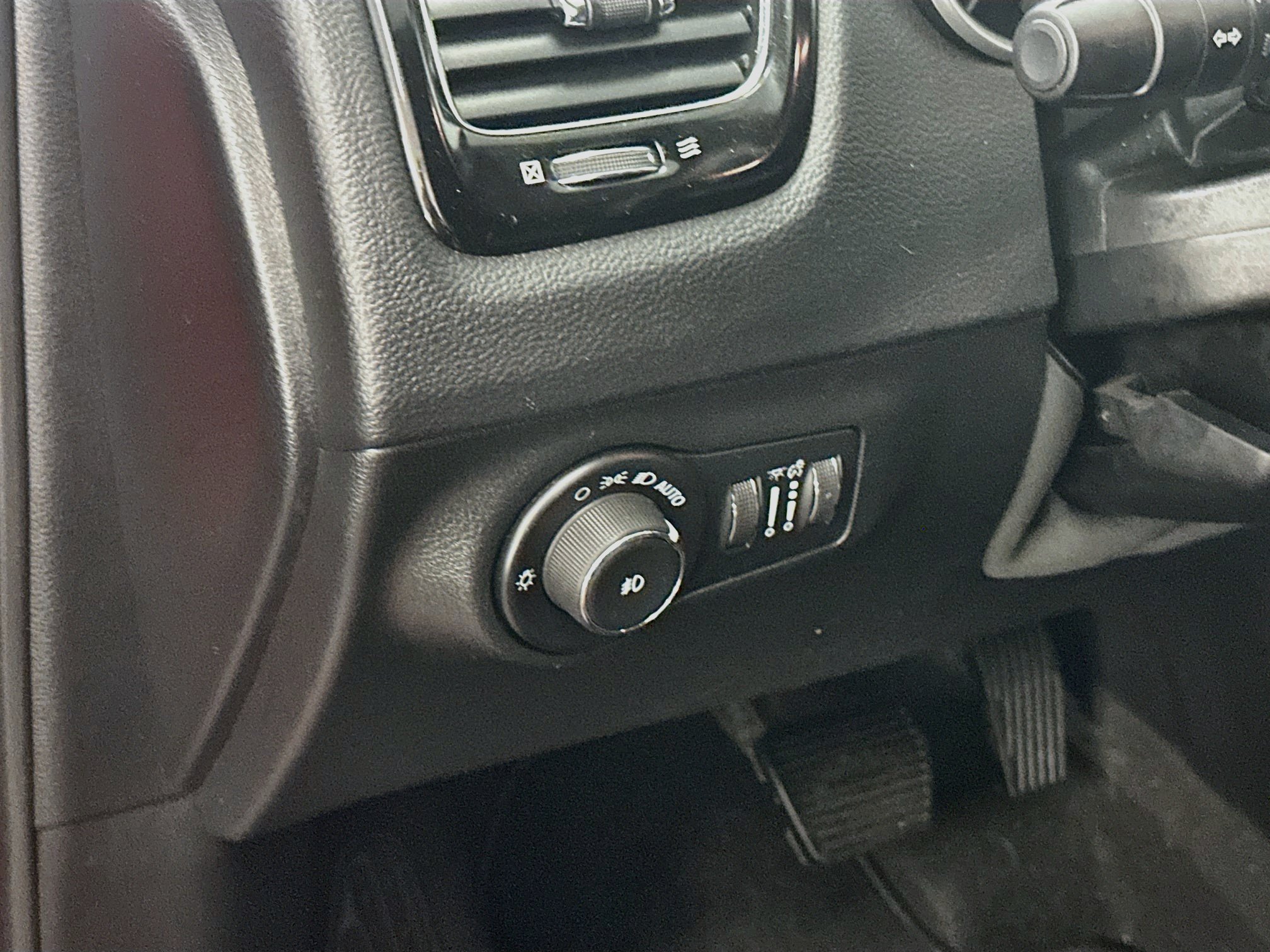 Used 2021 Jeep Compass Limited AWD/4WD image 17