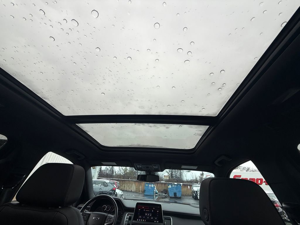 Used 2021 Chevrolet Suburban RST w/ Luxury Package image 29