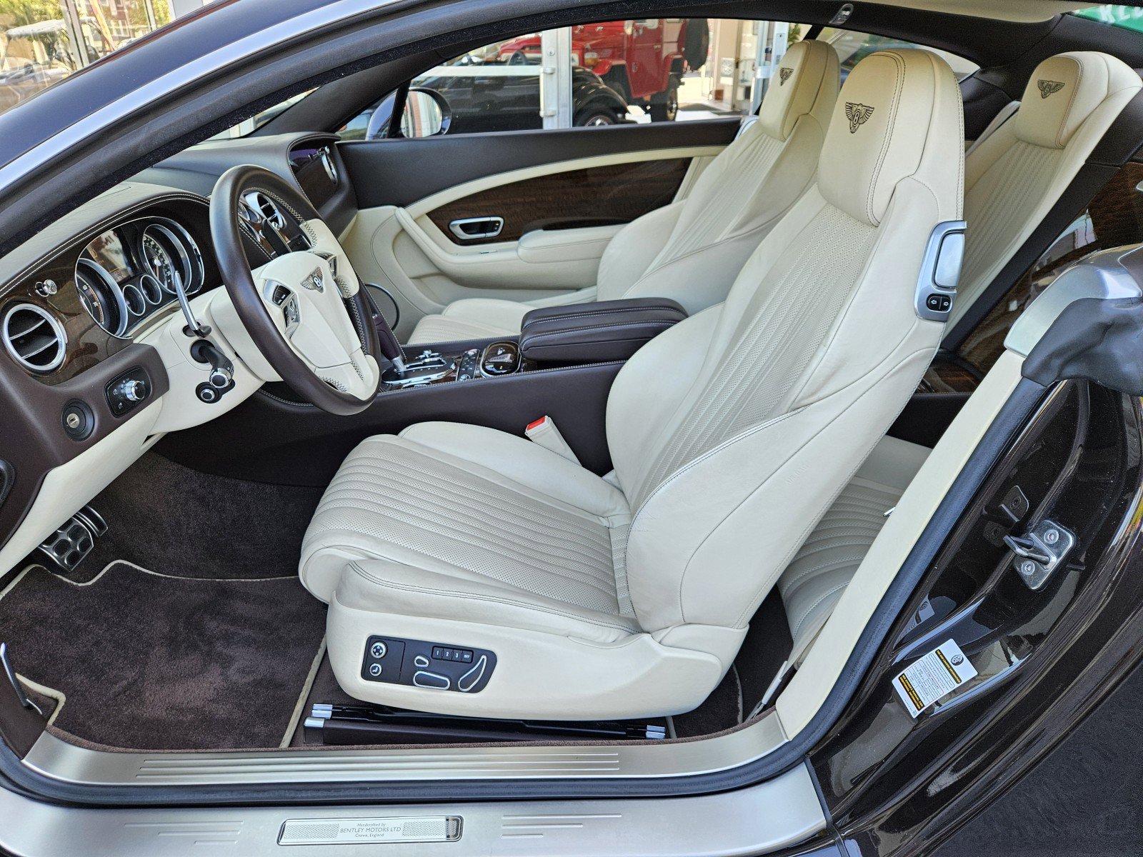 Used 2016 Bentley Continental GT image 2