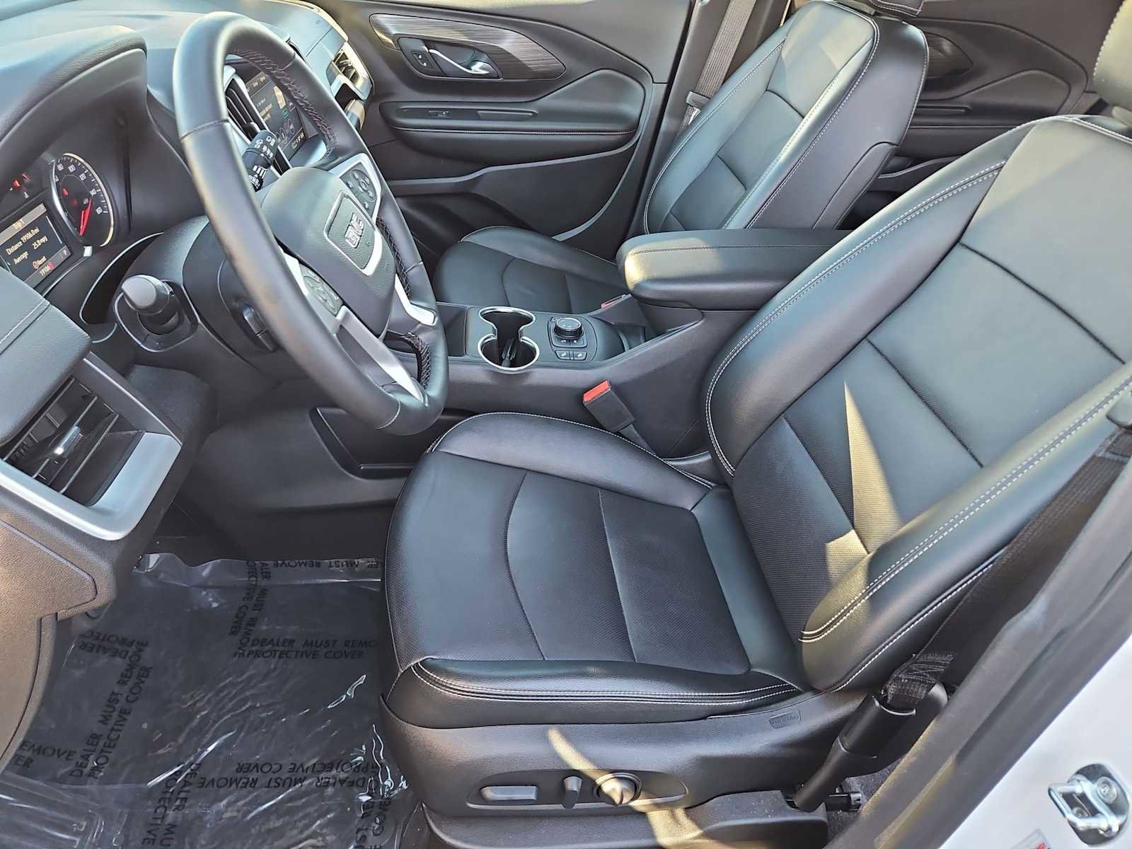 Used 2024 GMC Terrain SLT image 17