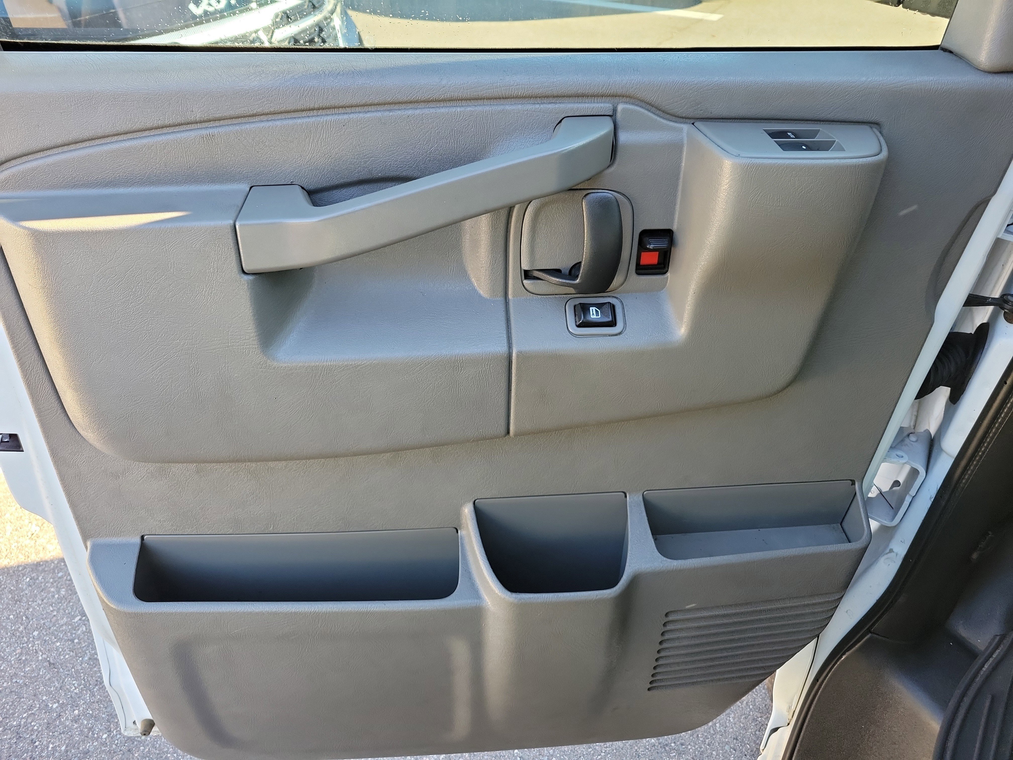 Used 2020 GMC Savana 2500 w/ Driver Convenience Package image 18